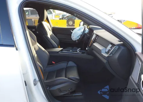 2025 Volvo Xc60 Plug-In Hybrid Polestar Engineered, T8 Awd Electric/Gasoline из США, поврежденный, VIN YV4H60RP2S1055108